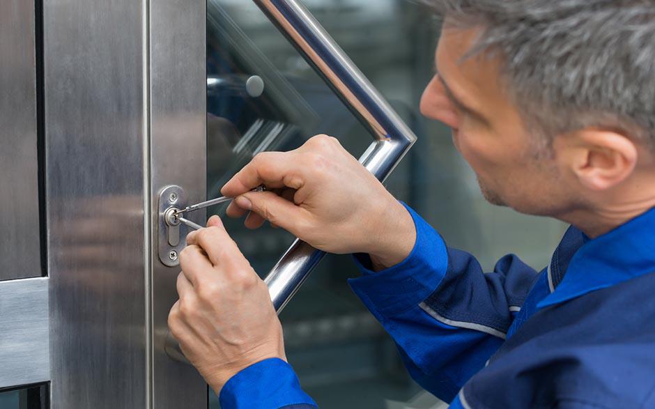 ouverture de porte claquée serrurier Le Bourget